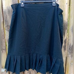 SAG HARBOR Black Pleated Skirt 24W